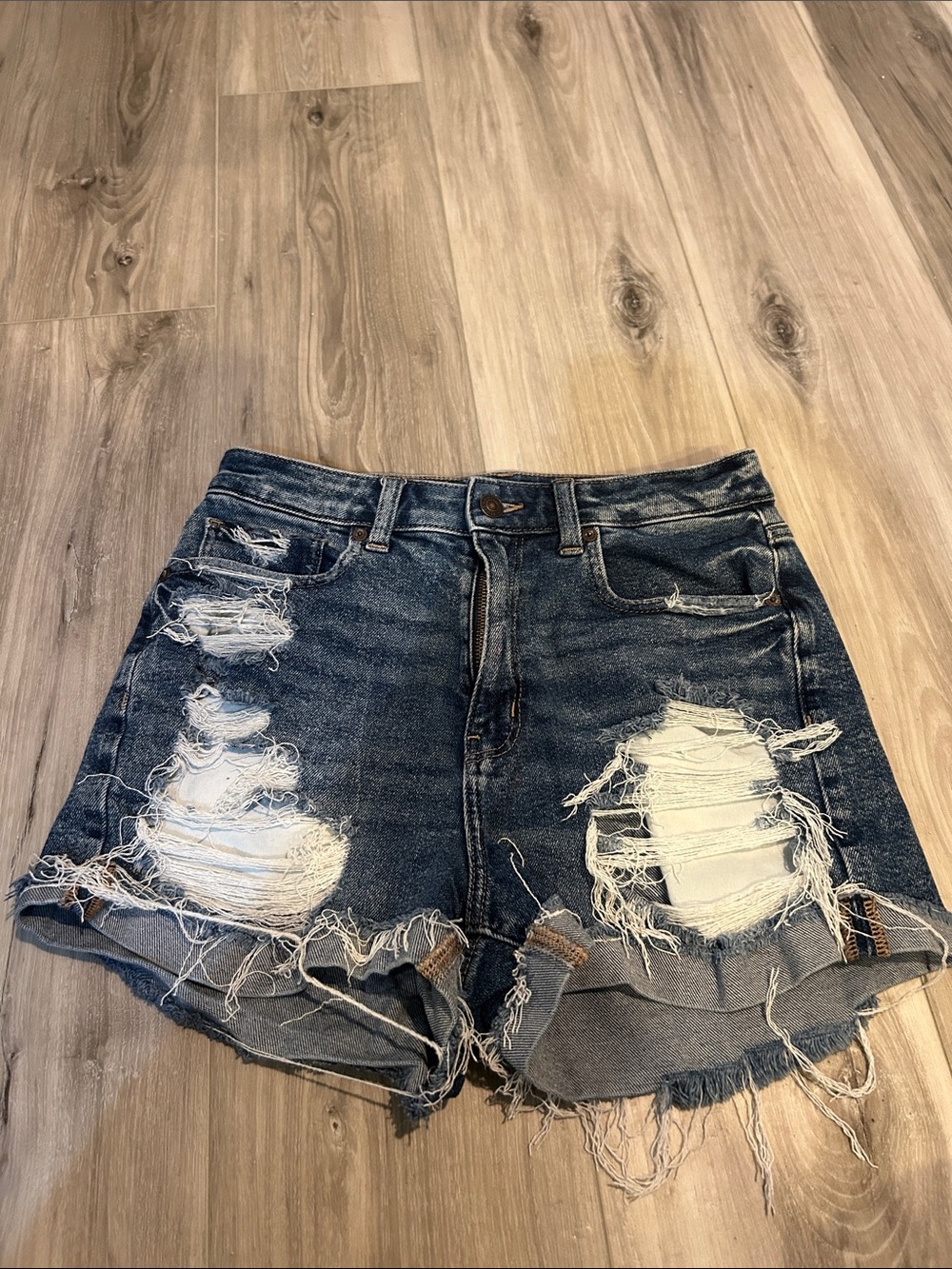 American Eagle “mom short” Distressed Dark Blue Denim Women’s Shorts